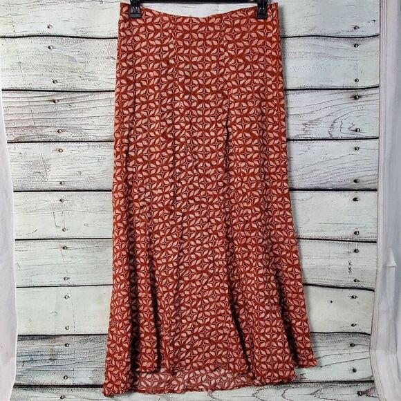 Maurices Women’s Maxi Skirt Size M Rust Geometric Boho Print 100% Rayon Side Zip - Picture 1 of 6